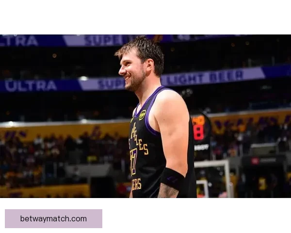 湖人复仇骑士夺赛季50胜 东契奇42+12迎里程碑 詹姆斯再创历史新纪录